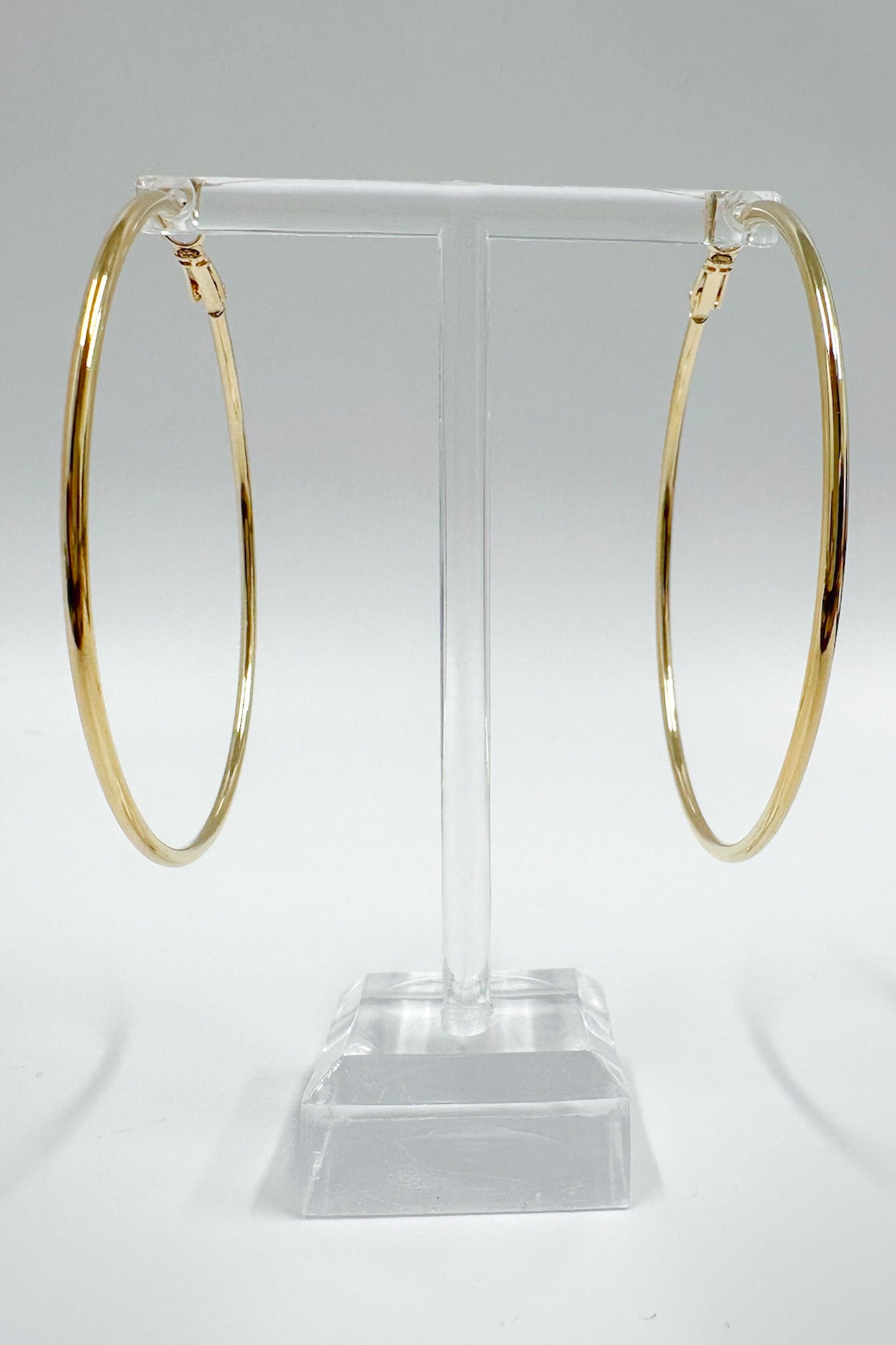  Chic Class Hoop Earrings - Madison and Mallory