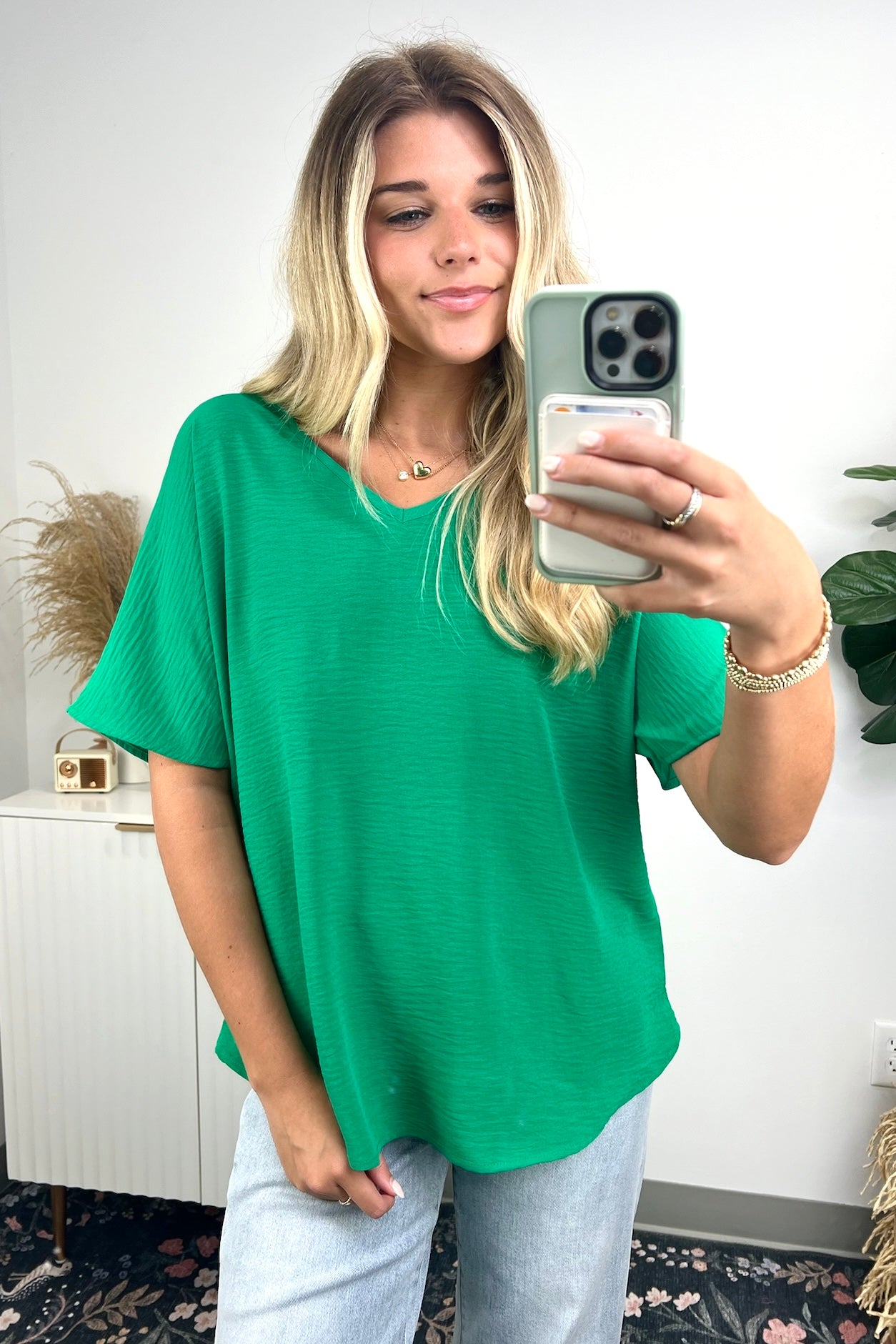 Kelly Green / S Evlynn V-Neck Short Sleeve Top - BACK IN STOCK - Madison and Mallory