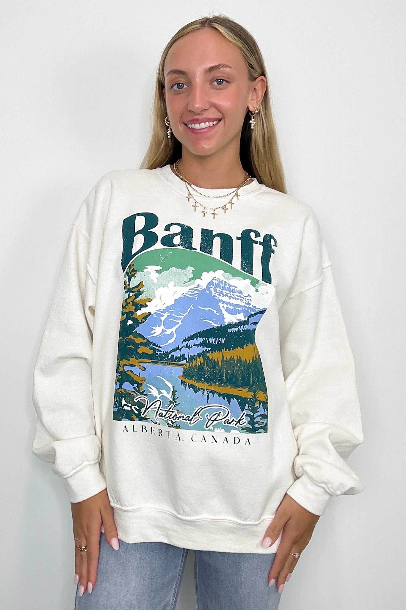 SM / Cream Banff National Park Oversized Graphic Pullover - Madison and Mallory