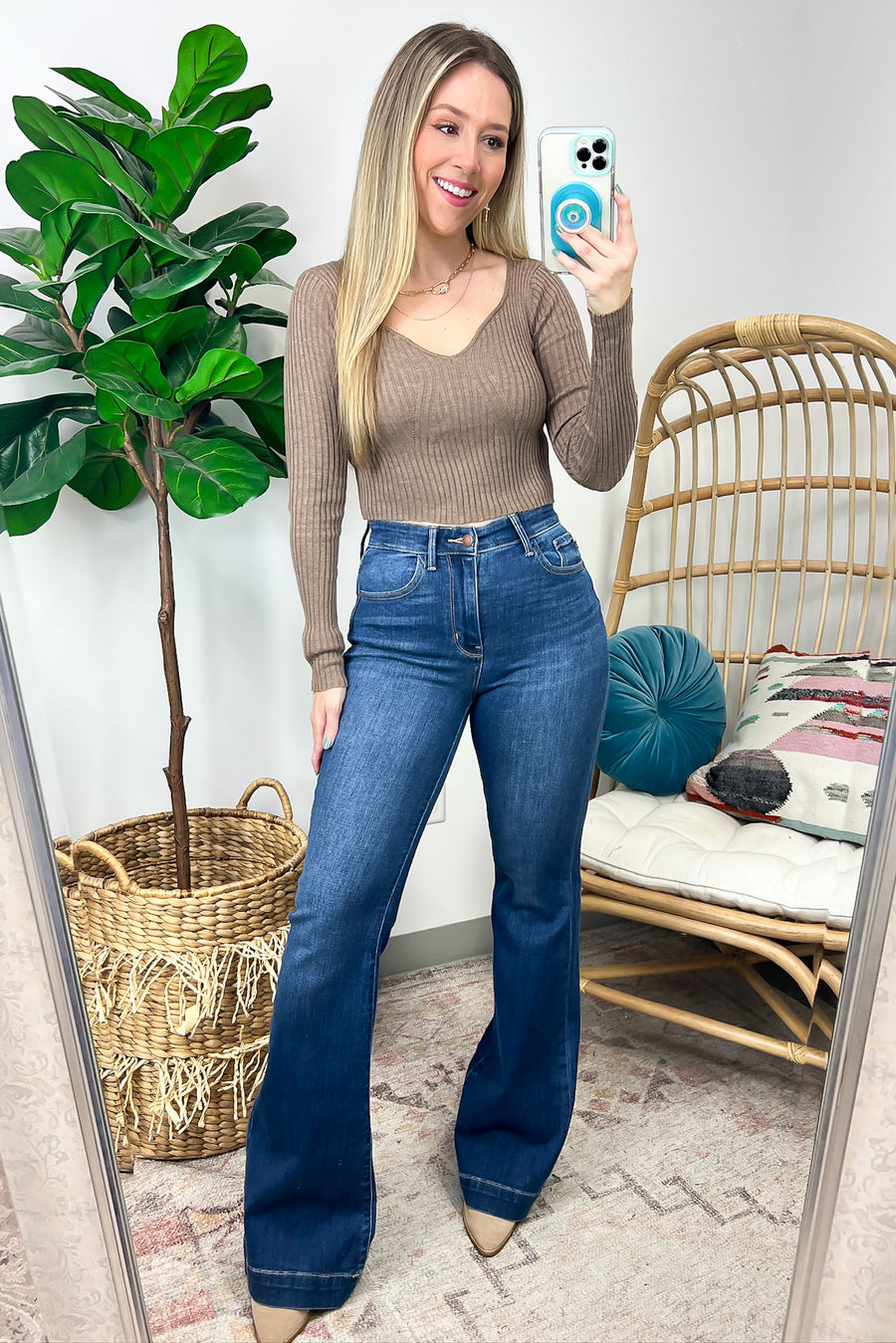  Celiah Rib Knit V-Neck Crop Top - FINAL SALE - Madison and Mallory