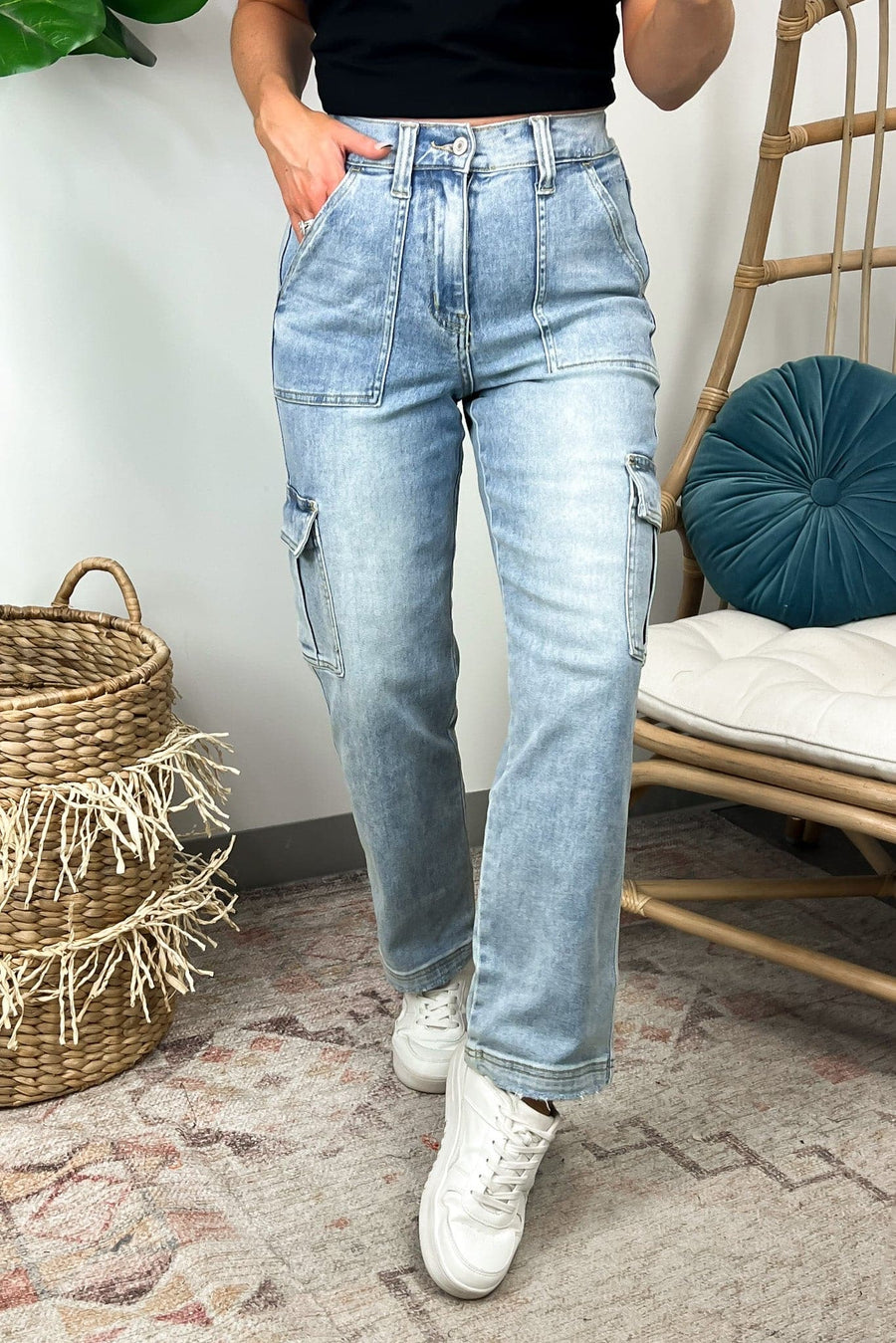 25 / Light Clarasi High Rise Cargo Jeans - Madison and Mallory