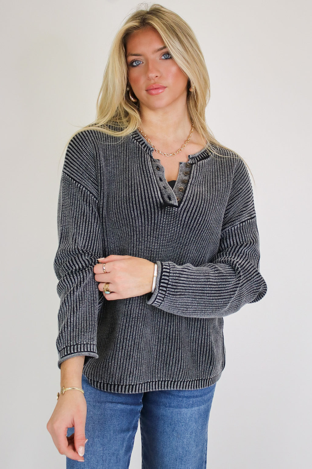 Daybreak Ribbed Henley Pullover