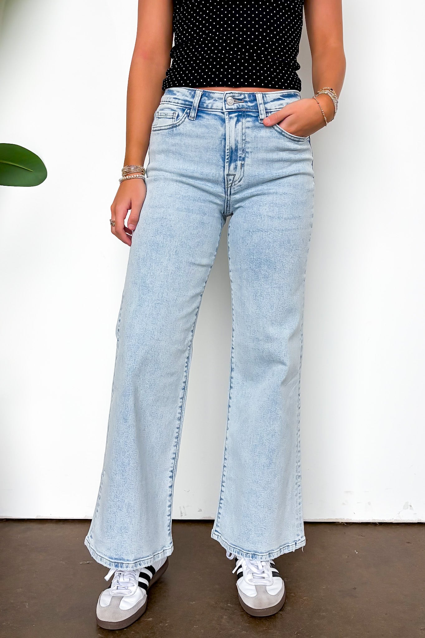 26 / Light Effortless Icon Light Wash Wide Leg Jeans - Madison and Mallory