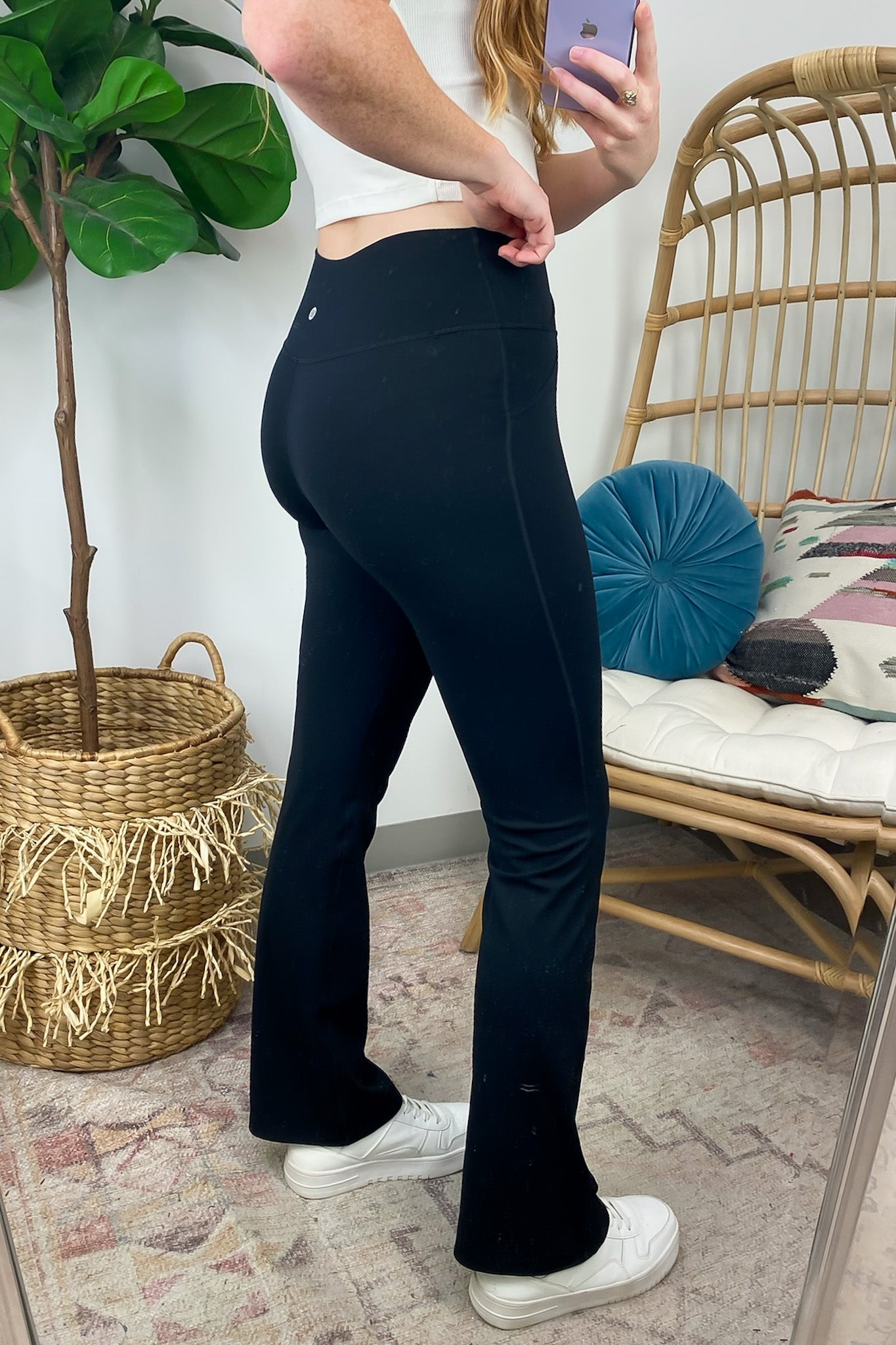 Lululemon Noir Pants - Size 4 Worn once - Depop