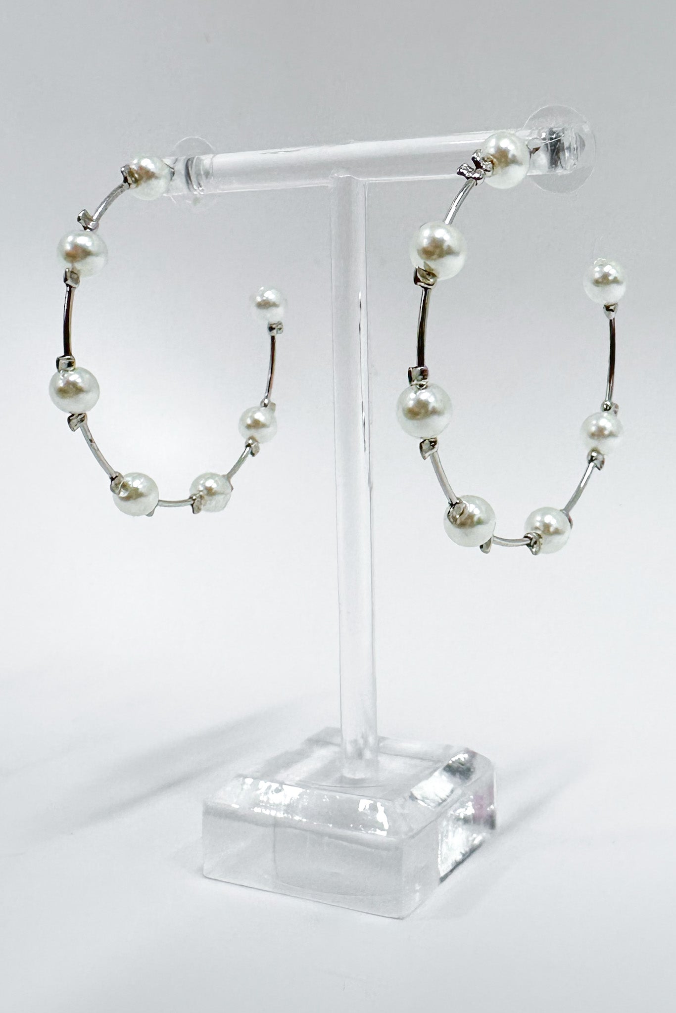 Silver Flirty Delight Pearl Hoop Earrings - Madison and Mallory