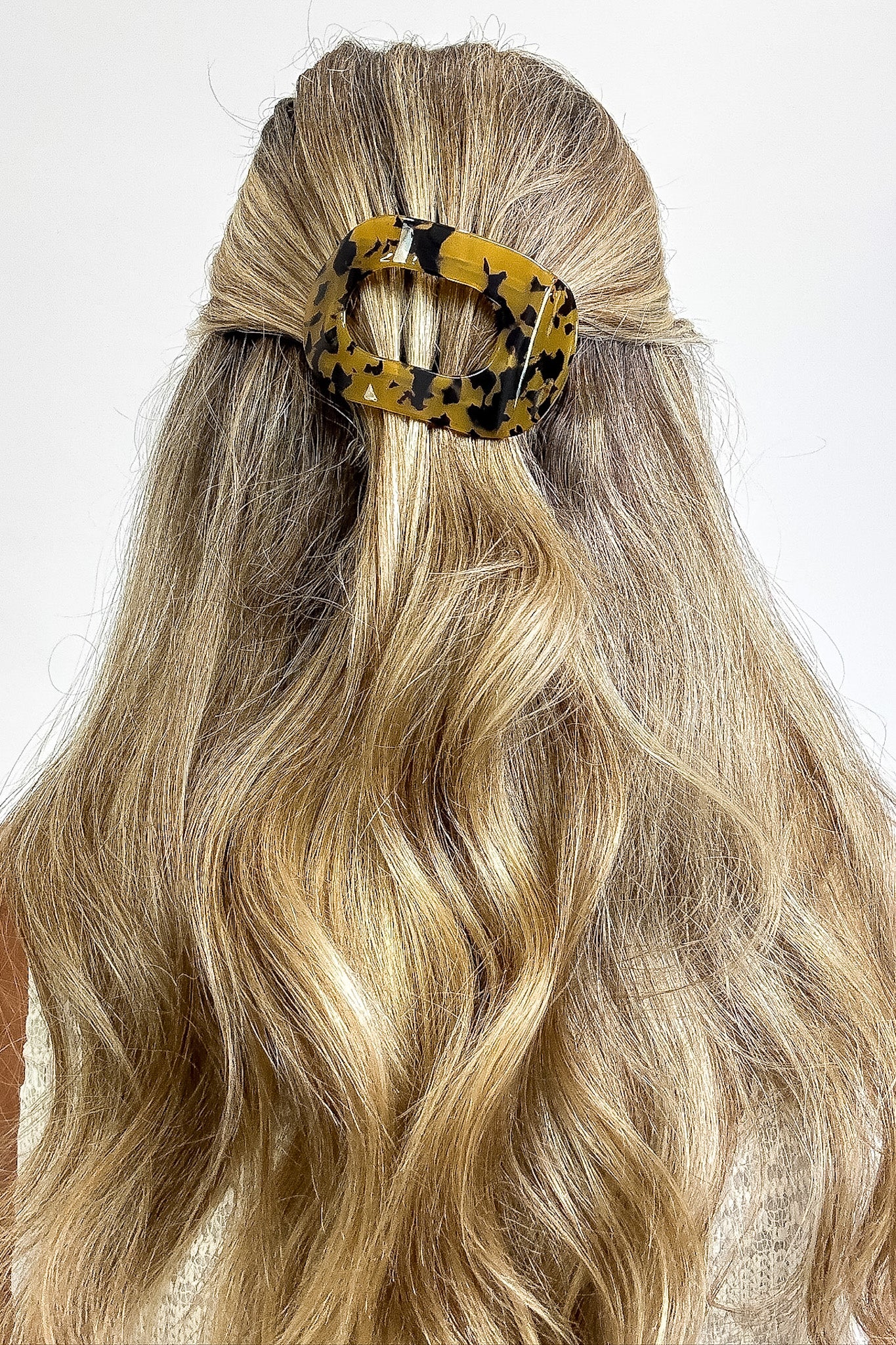 Glossy Hold Lay Flat Oval Hair Claw Clip - Madison and Mallory