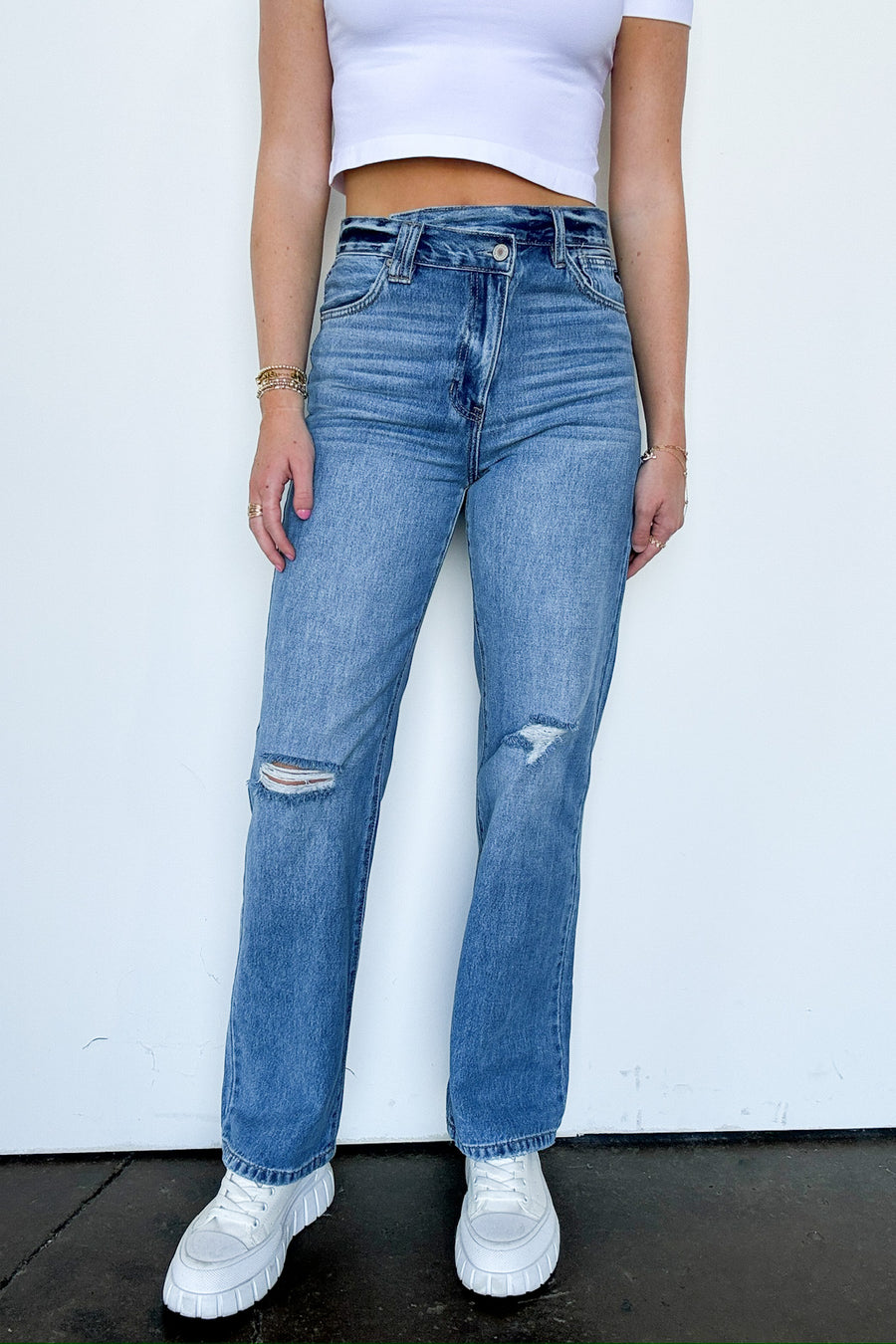 25 / Light Jessica 90's Wide Straight Leg Jeans - Madison and Mallory