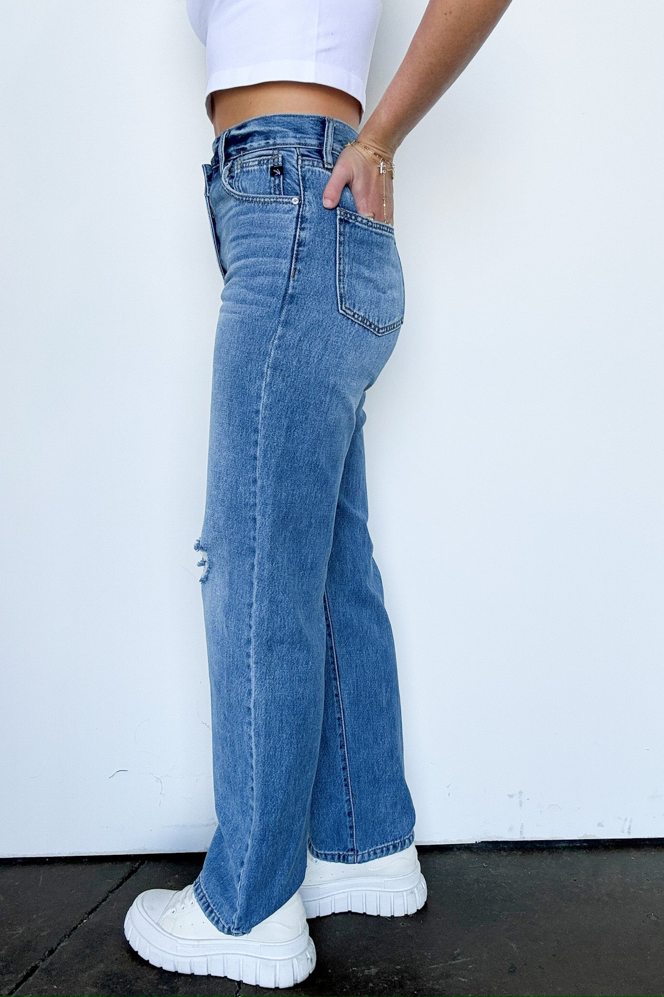  Jessica 90's Wide Straight Leg Jeans - Madison and Mallory