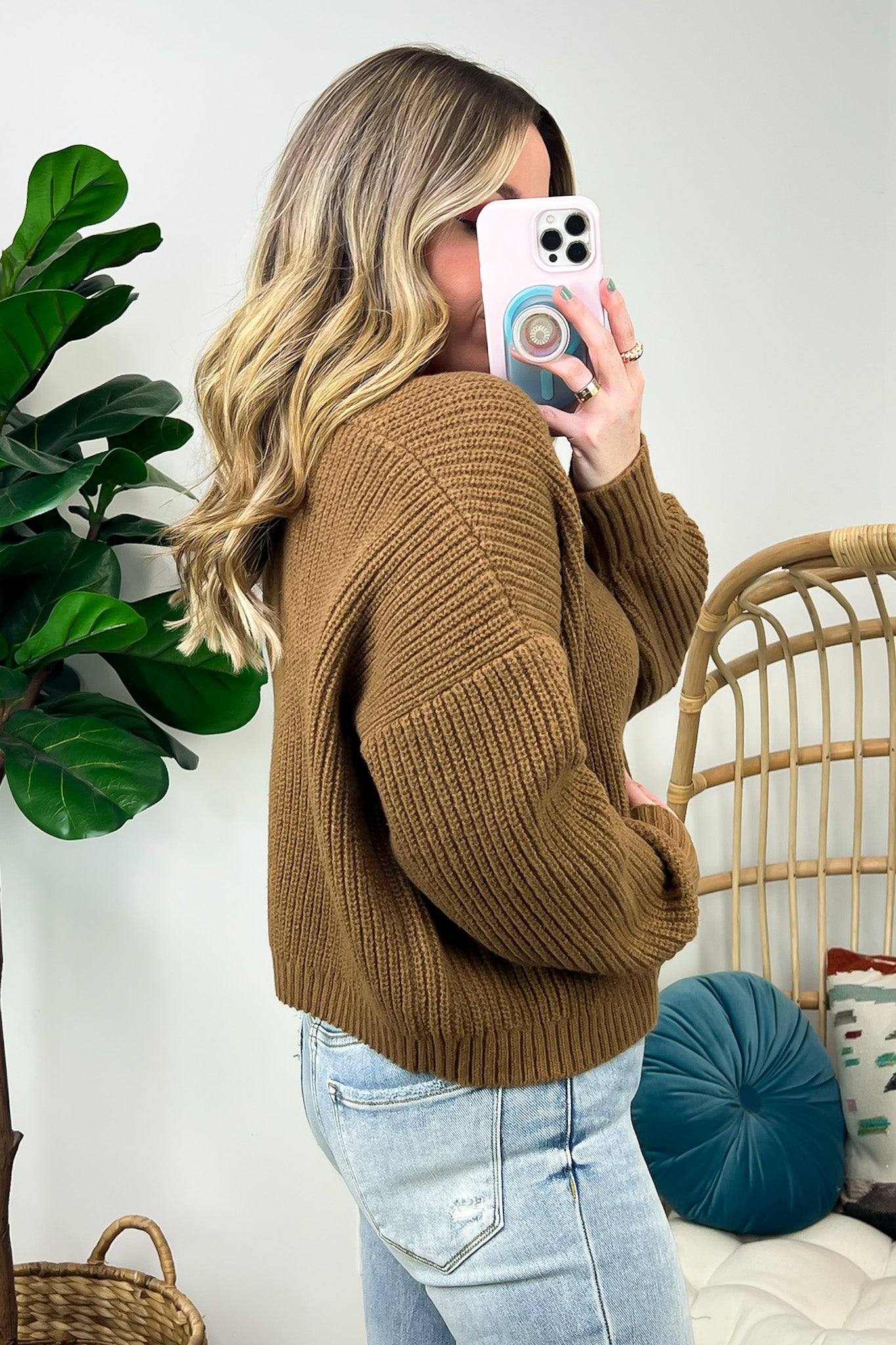 Fashion dropped shoulder knitted sweater