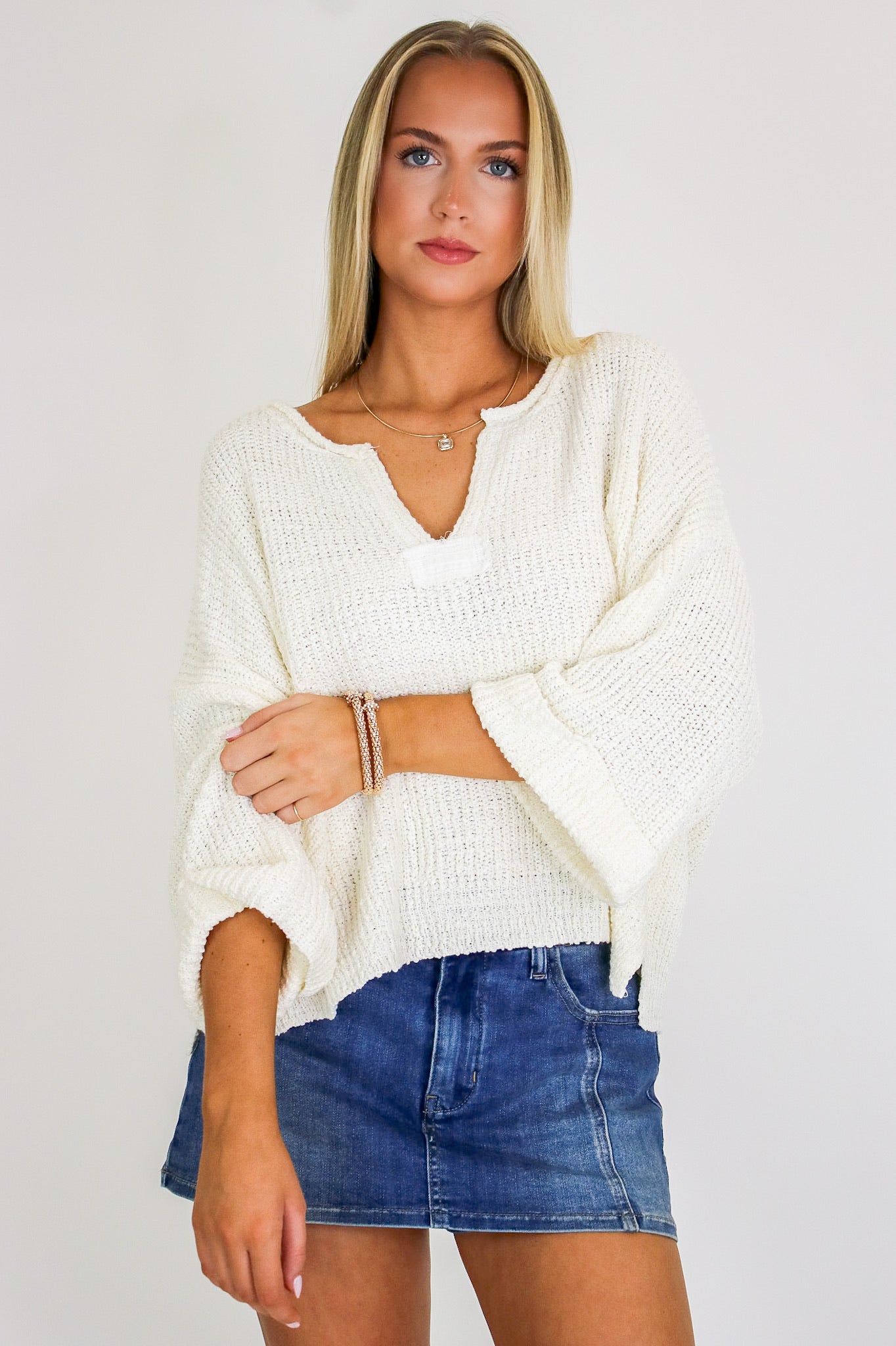 Leonie V-Neck Patch Knit Pullover