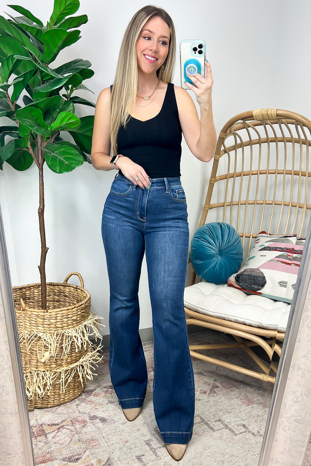  Liora Seamless V-Neck Cropped Tank Top - FINAL SALE - Madison and Mallory