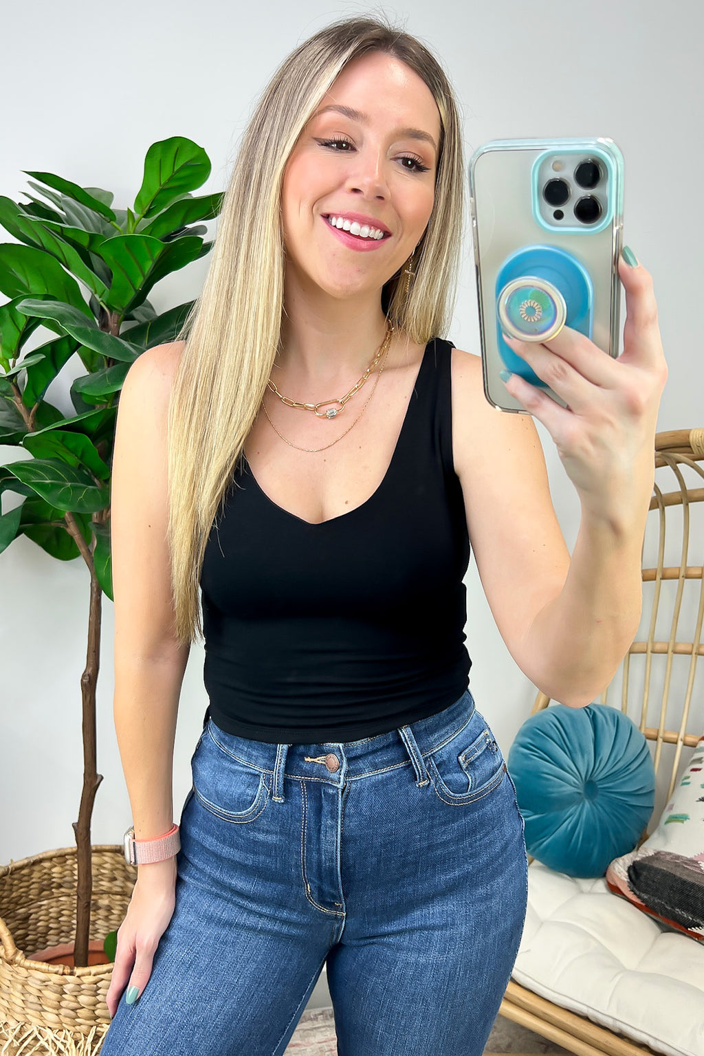  Liora Seamless V-Neck Cropped Tank Top - FINAL SALE - Madison and Mallory