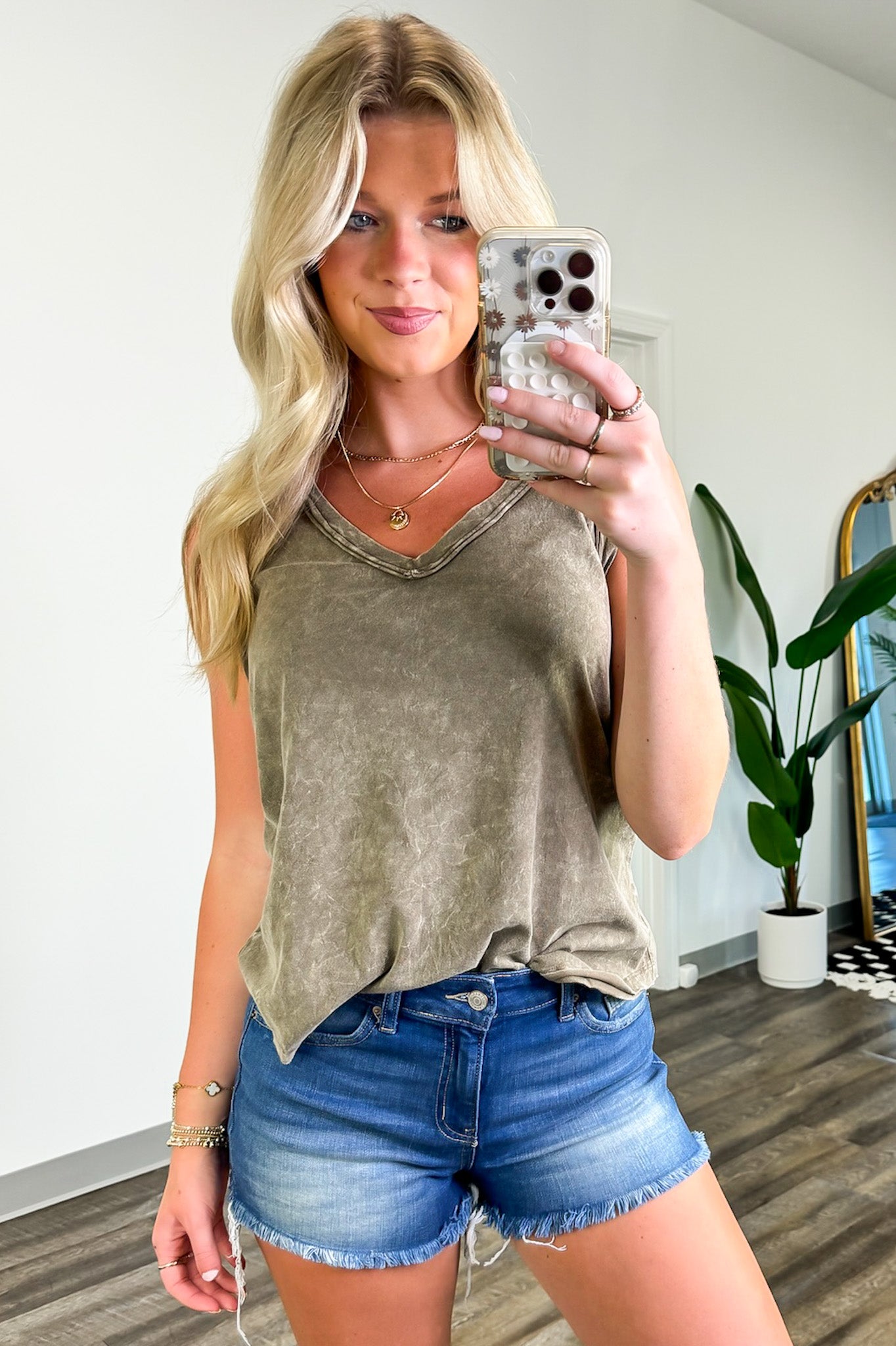  Maxina Frayed Hem Denim Shorts - FINAL SALE - Madison and Mallory