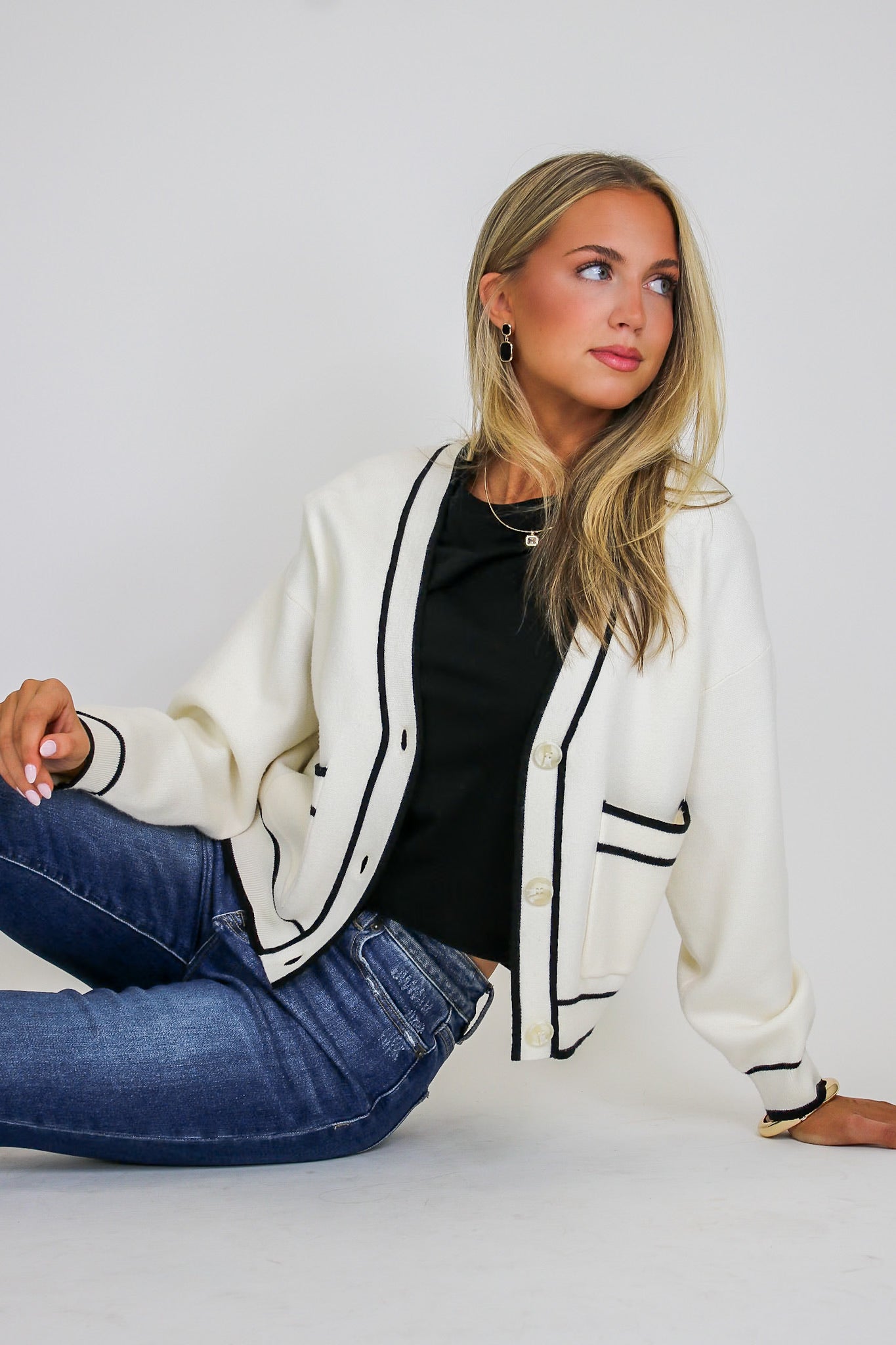 S / Cream Outline Edit Contrast Piping Button Cardigan - Madison and Mallory