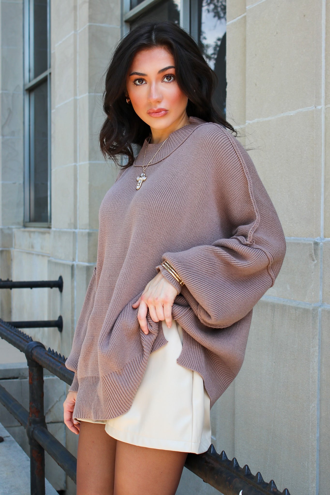 トップス ENFORD SLIT RANDOM-HEM PULLOVER Simple Street Side Slit Oversized Sweater – Madison + Mallory