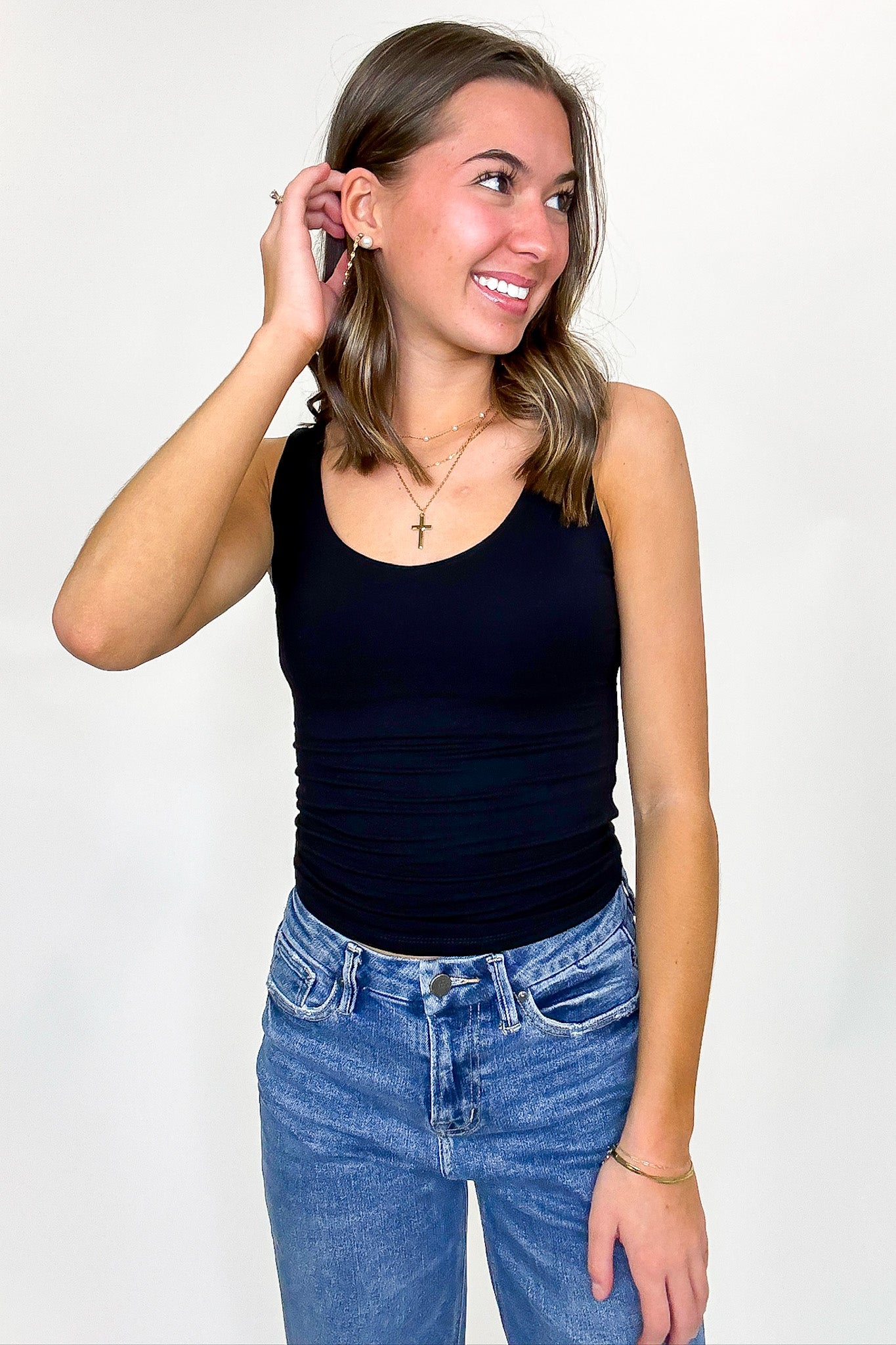 Sleek Form Scoop Neck Tank Top
