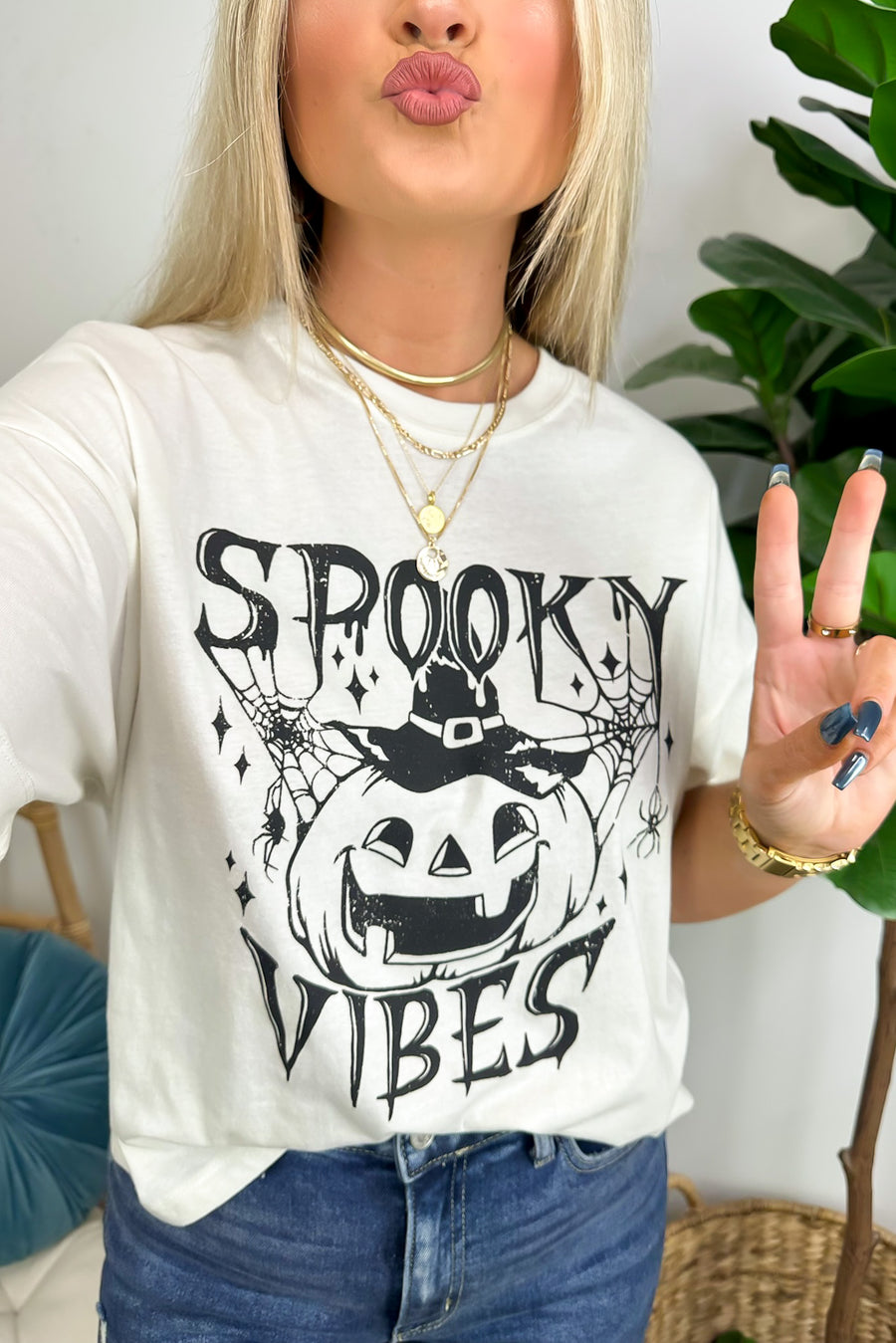  Spooky Vibes Relaxed Cropped Graphic Tee - Madison and Mallory