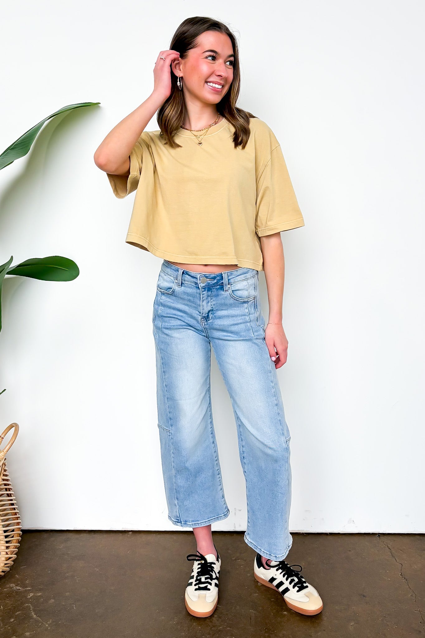 Susana Crop Wide Leg Seam Detail Jeans