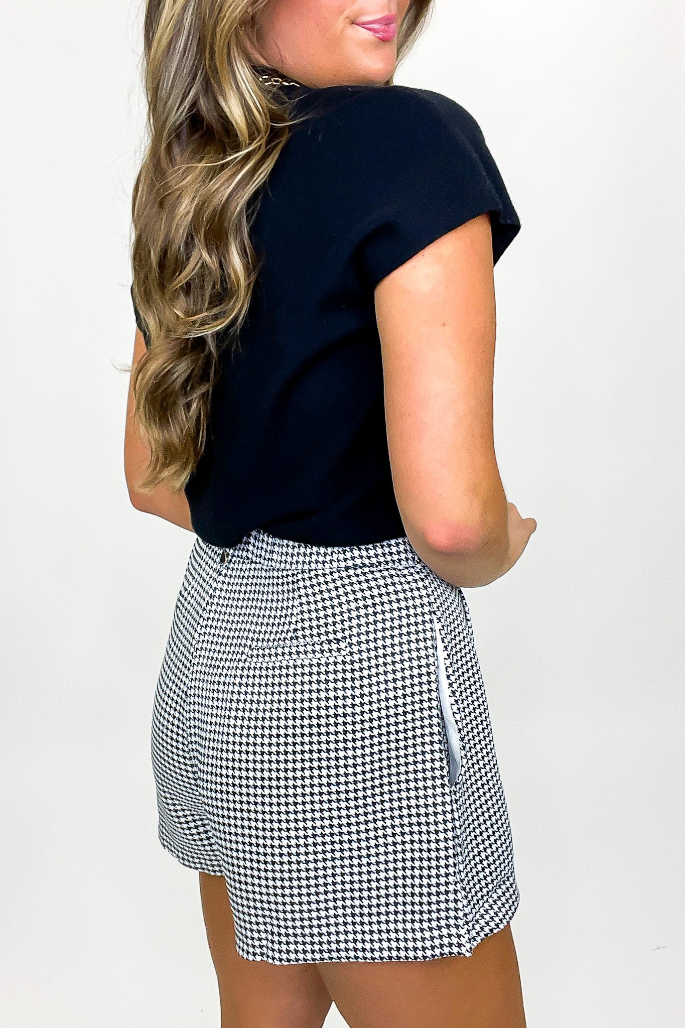 Tailored Twist Houndstooth Pleated Shorts