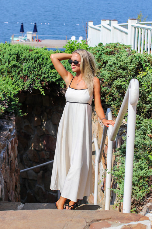 The Contrast Charm Empire Waist Maxi Dress