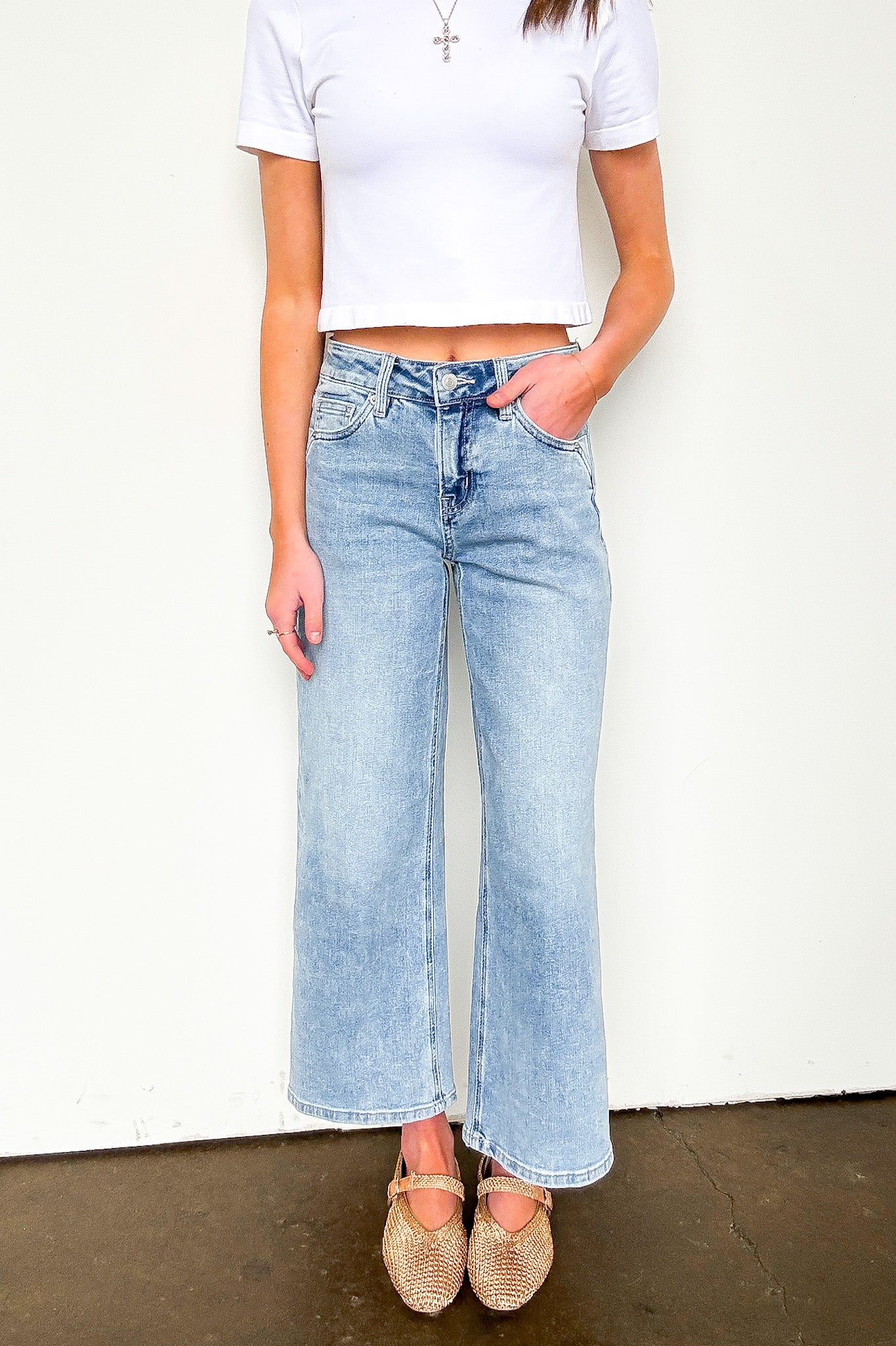 25 / Botticelli True Ease Mid Rise Wide Leg Crop Jeans - Madison and Mallory