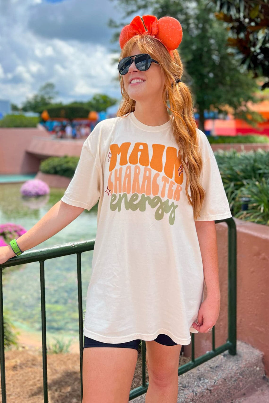 SM / Cream Main Character Energy Oversized Graphic Tee - Madison and Mallory