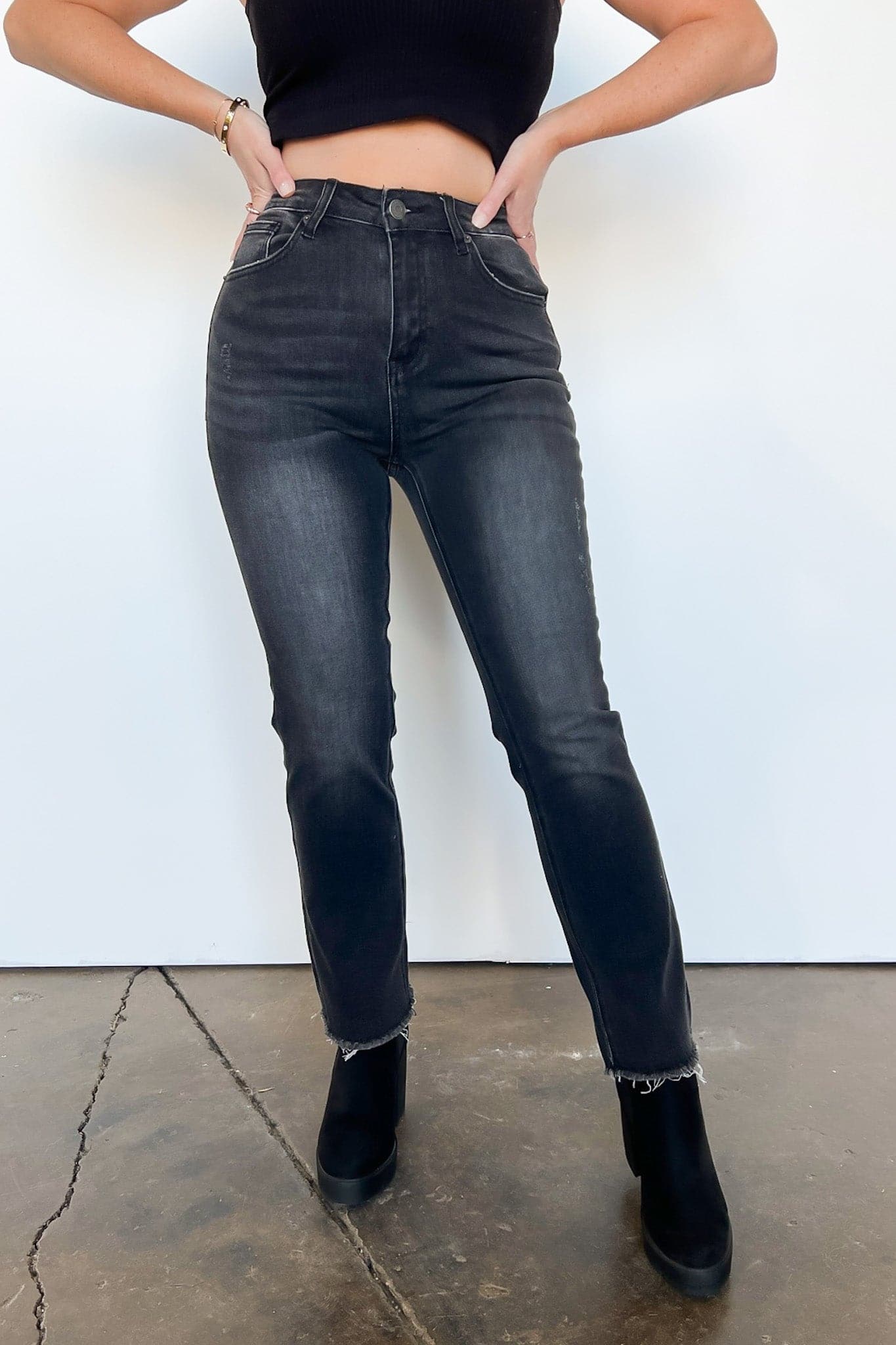 1/25 / Black Annsley Raw Hem Ankle Straight Jeans - BACK IN STOCK - Madison and Mallory