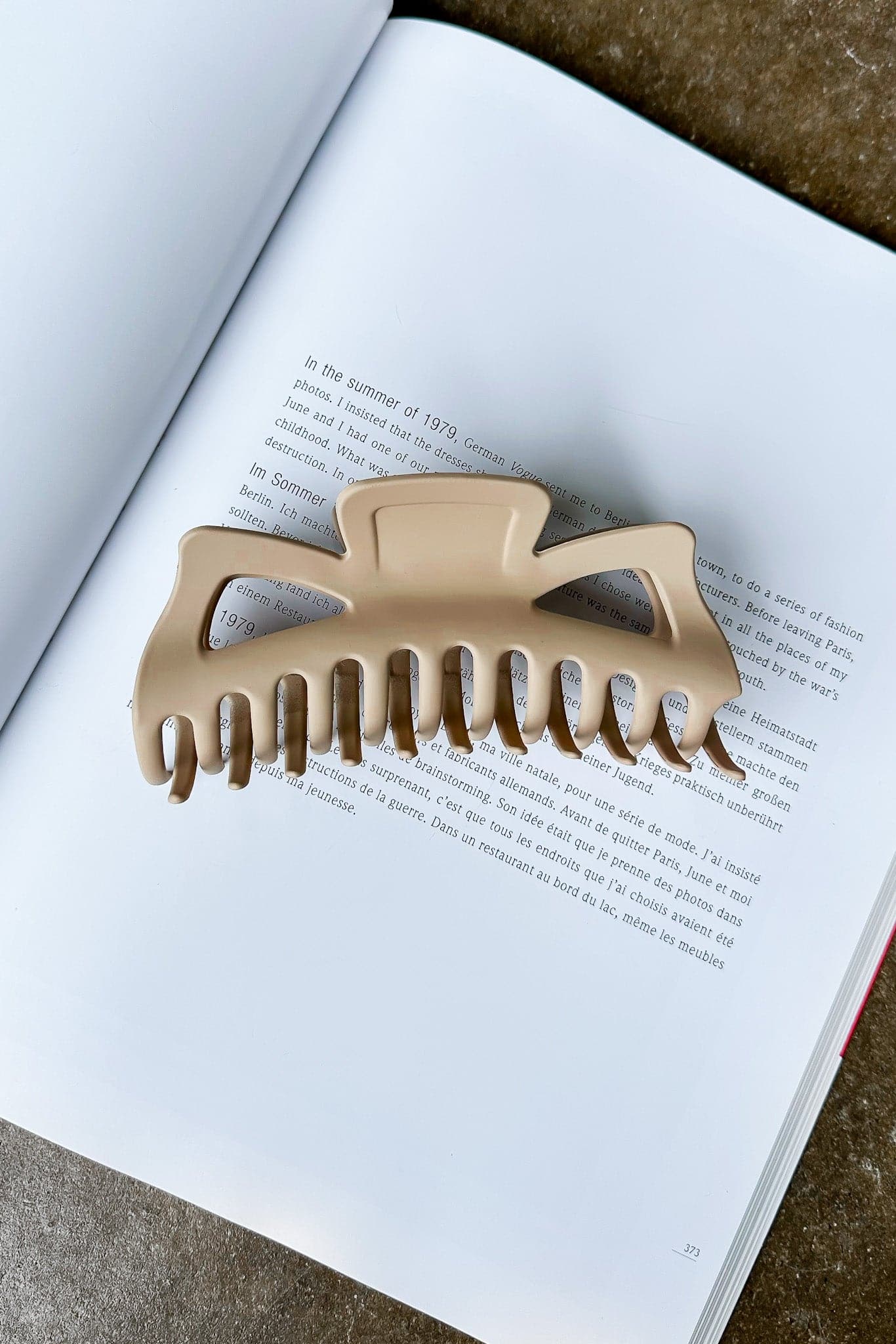 Clay Beige Holding it Together Oversized Hair Clip - BACK IN STOCK - Madison and Mallory