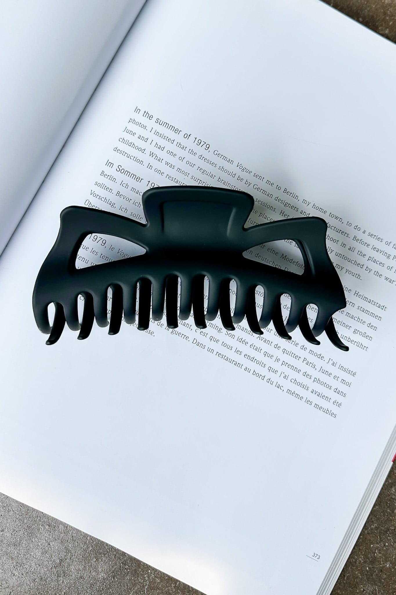 Black Holding it Together Oversized Hair Clip - BACK IN STOCK - Madison and Mallory