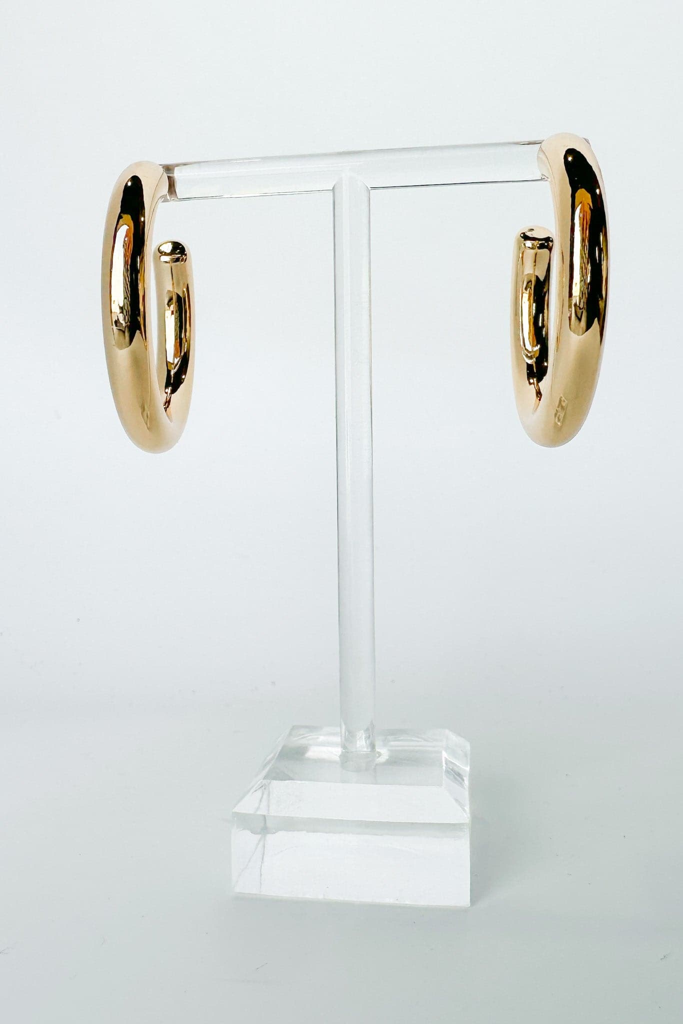  Iconic Entrance Chunky Hoop Earrings - BACK IN STOCK - Madison and Mallory