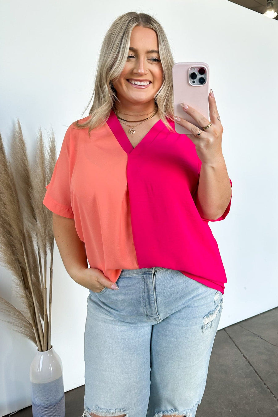  Mirellah Short Sleeve V-Neck Color Block Top | CURVE - FINAL SALE - Madison and Mallory